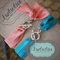 knotie toggle bracelet