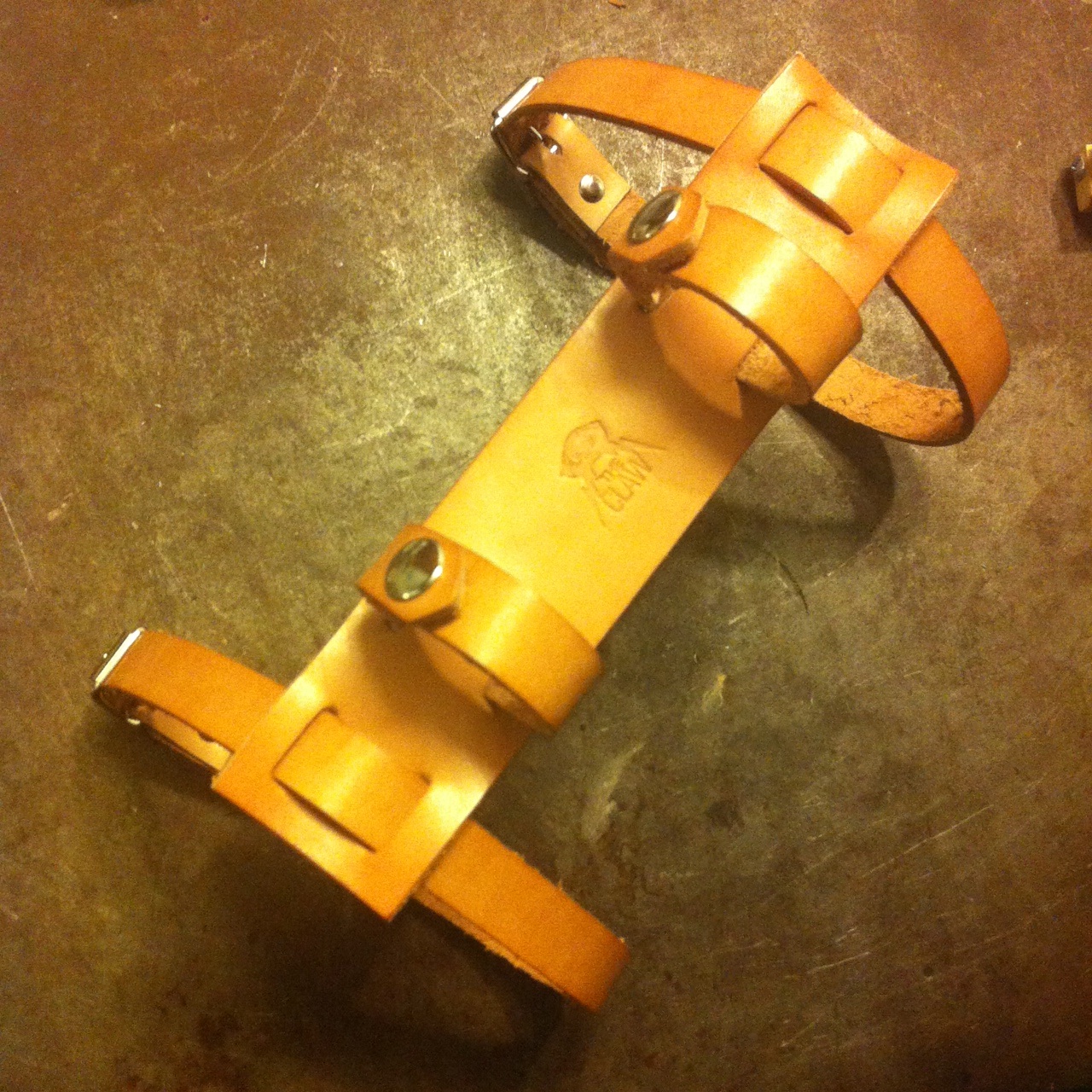 strap iphone body for Roll Deluxe by The CLAW Blanket Mexican