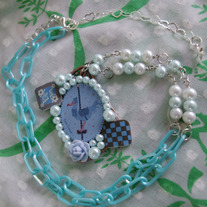 Dodo bite me necklace blue