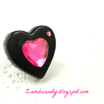 Adjustable black heart ring