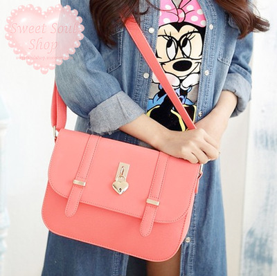 Adorable Heart-Locket Purse