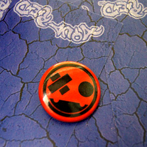 blk/red Button Pin