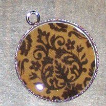 Nouveau Bezel Pendant