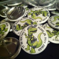 Punk is not dead, it is extinct - Button