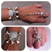 NEW Gold Skull and Ring Set 