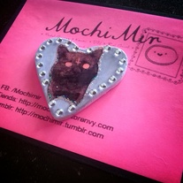 GlitterHellCats - Brooch (Tom Fancy JR)