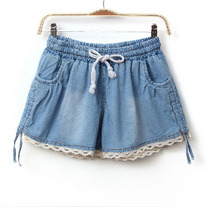 Denim short with lace trim