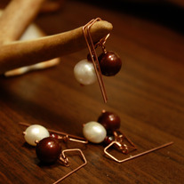 Mismatched Pearl Pair Dangle Earrings