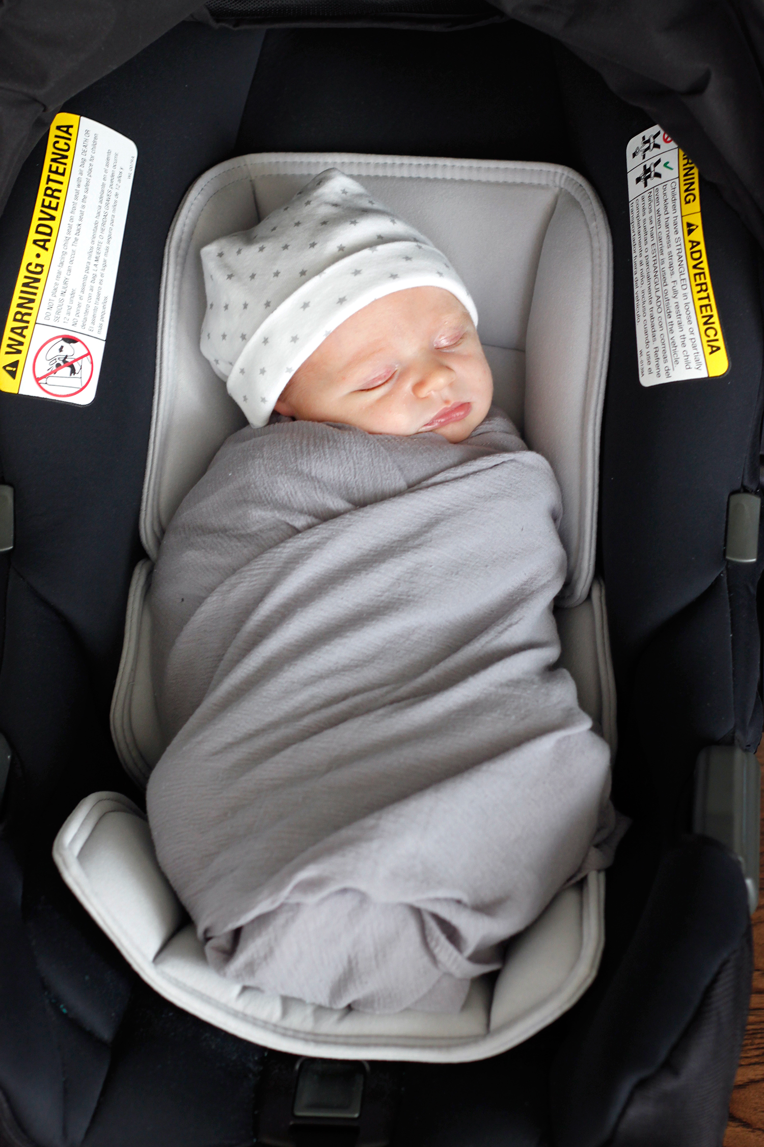 Car Seat Swaddle Silver · Hooray Littles