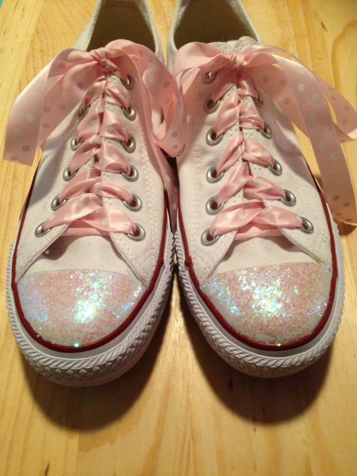 pink polka dot converse