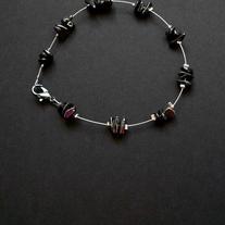 7" Onyx beaded wire bracelet