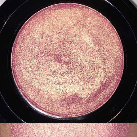 rose gold highlighter makeup