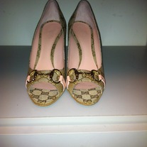 Gucci Tan/Pink Peep Toe size 38(US 8)