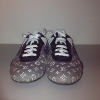 Louissneaker_medium