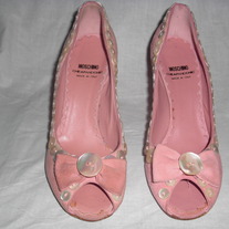  MOSCHINO 100% auth Suede button heels US 6