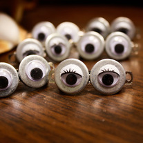 LOOK OUT! Googly Eye Barrettes