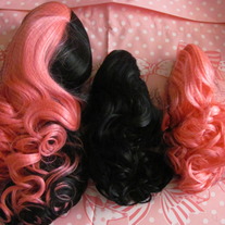Pink_20x_20blk_20wig_medium