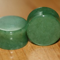 Natural_20jade_20semi_20precious_20saddle_20plug_medium