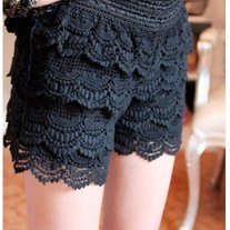Cake Lace Shorts Black