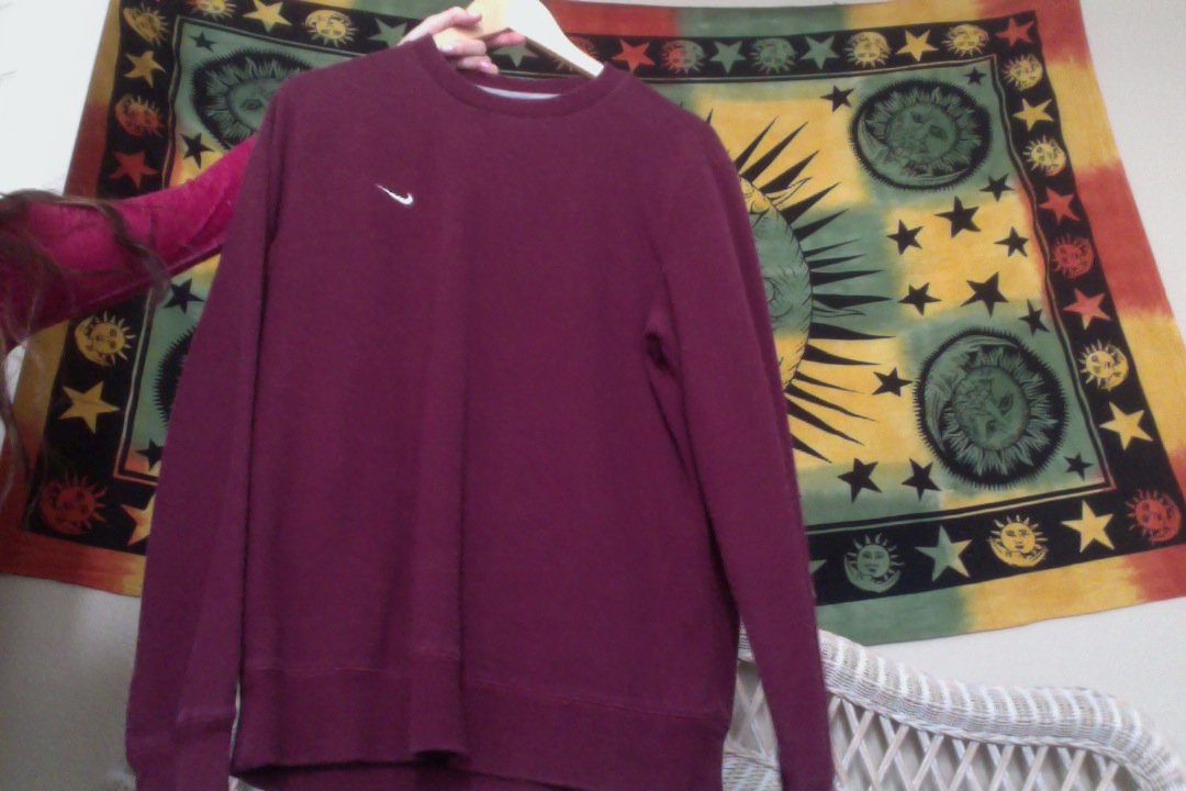 nike maroon crew neck