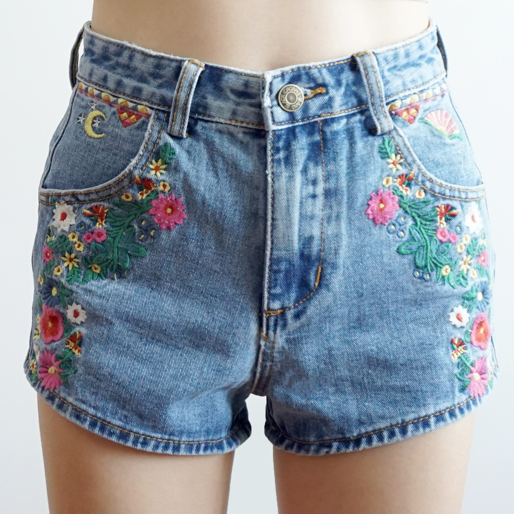 embroidered high waisted shorts