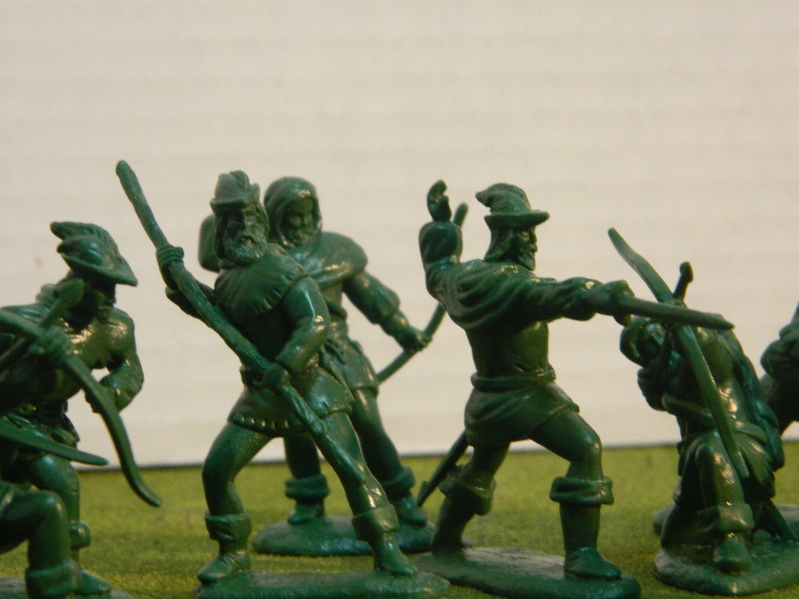 Robin Hood Metal Hand Painted Figure 1//32 scale