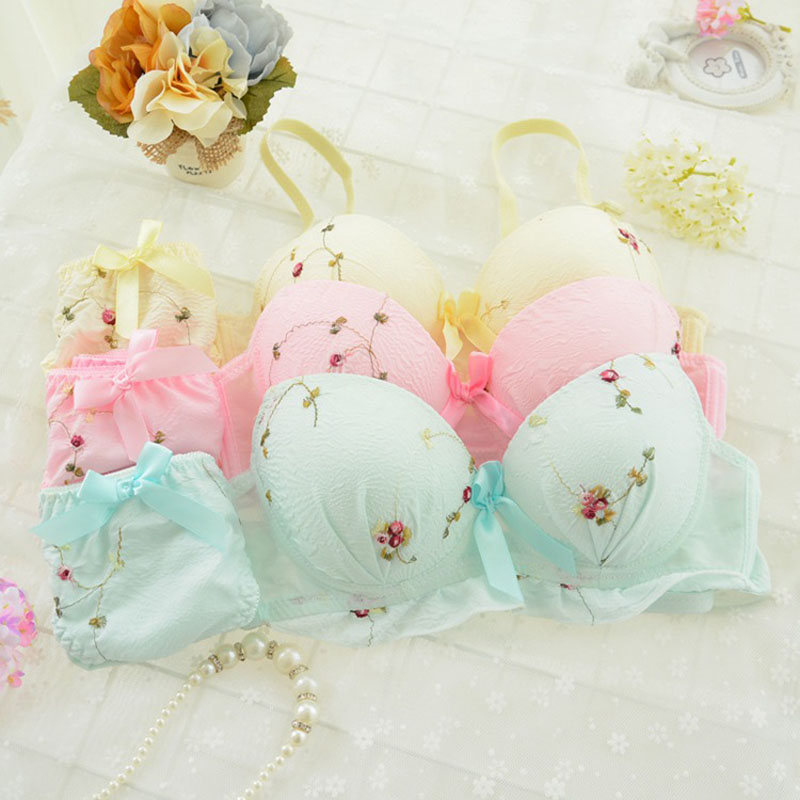 Pretty Floral Bra Set on Storenvy