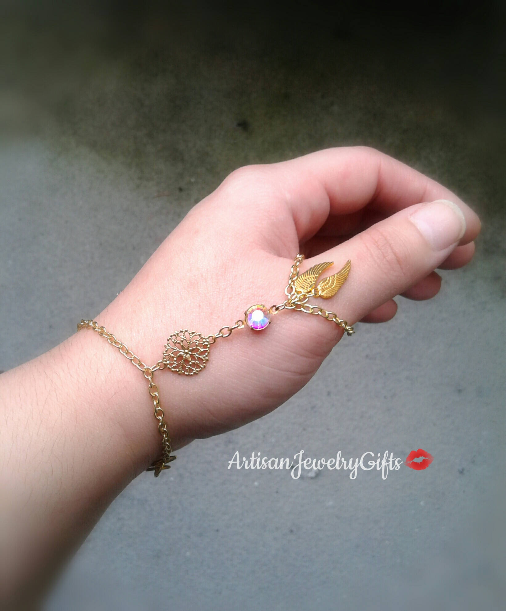 Angel Wings Thumb Hand Chain Thumb Slave Bracelet Rare Antique Gem Slave Bracelet Boho Bracelet Gold Feather Ring Harness Bohemian Bracelet