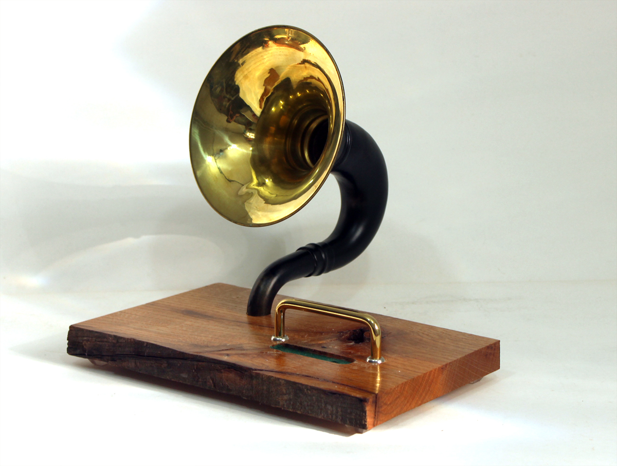 horn iphone speaker dock
